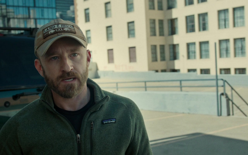 Patagonia Fleece Pullover Worn by Ben Foster as Mike in The Contractor (2)