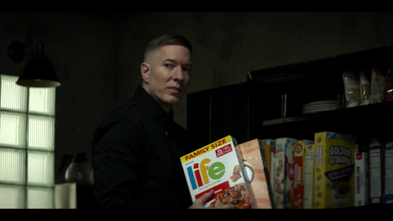 Quaker Oats Life Cereal Held by Joseph Sikora as Tommy Egan in Power Book IV Force S01E09 Trust (2022)