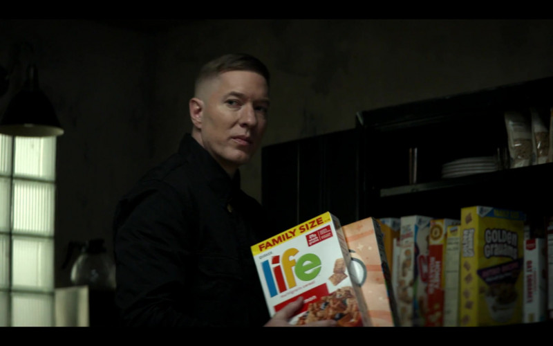 Quaker Oats Life Cereal Held by Joseph Sikora as Tommy Egan in Power Book IV Force S01E09 Trust (2022)