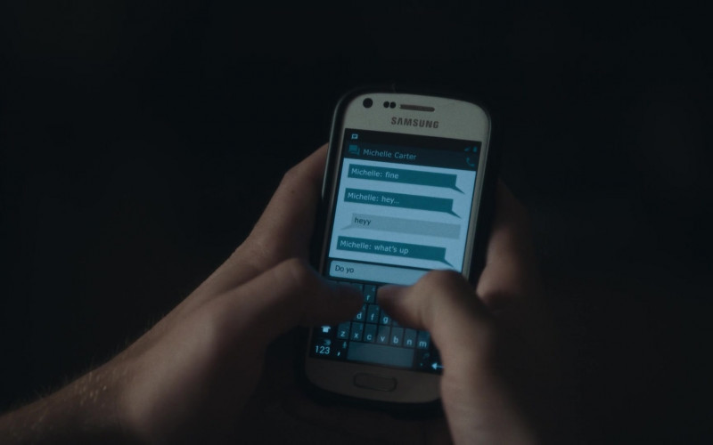 Samsung Galaxy Smartphone in The Girl from Plainville S01E04 Can’t Fight This Feeling (2022)