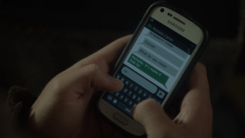 Samsung Galaxy Smartphone in The Girl from Plainville S01E06 Talking Is Healing (2022)