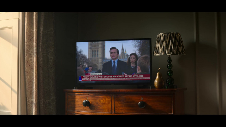 Samsung TV in Anatomy of a Scandal S01E01 (2022)