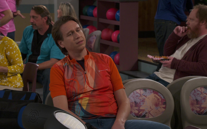Savalino Shirt of Pete Holmes as Tom Smallwood in How We Roll S01E01 Pilot (2022)