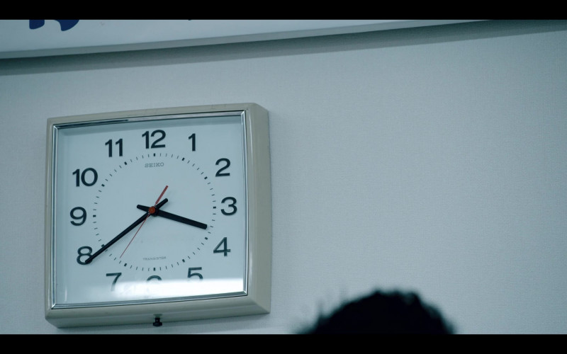 Seiko Clock in Tokyo Vice S01E01 "The Test" (2022)