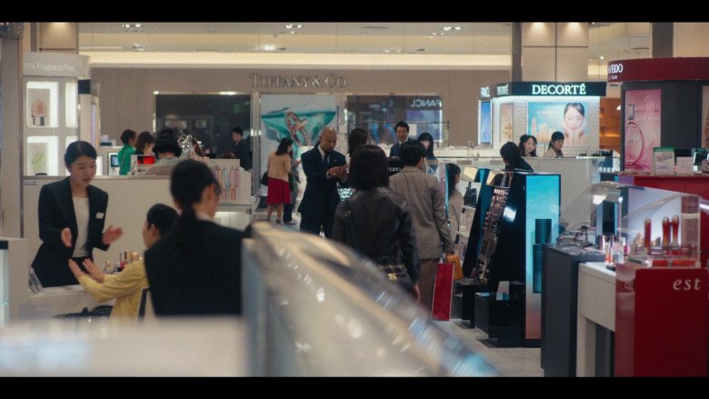 Tiffany & Co. and Decorté Cosmetics in Tokyo Vice S01E06 The Information Business (2022)