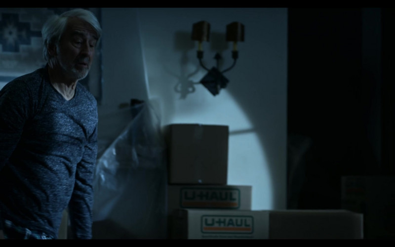 U-Haul Boxes of Sam Waterston as Sol Bergstein and Martin Sheen as Robert Hanson in Grace and Frankie S07E04 (3)