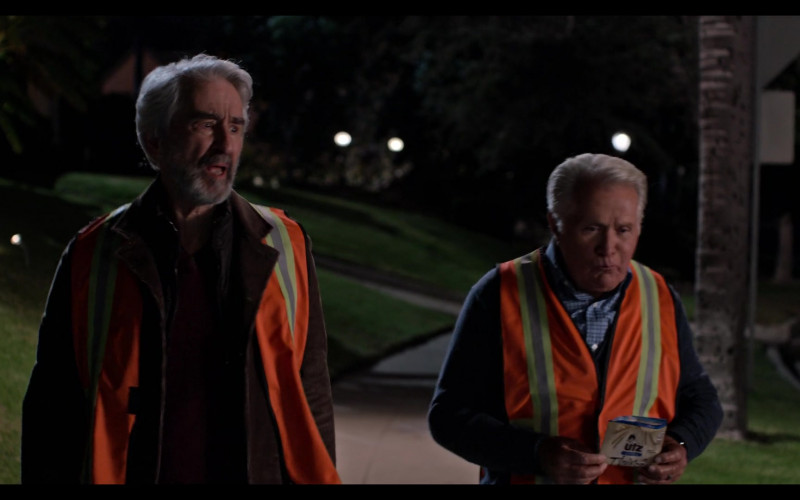 Utz Extra Thins Pretzels Enjoyed by Martin Sheen as Robert Hanson in Grace and Frankie S07E05 The Raccoon (2022)