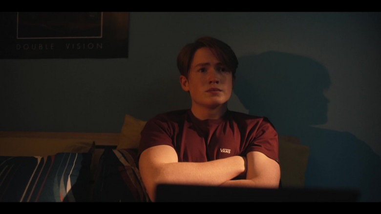 Vans T-Shirt of Kit Connor as Nick Nelson in Heartstopper S01E06 Girls (2022)