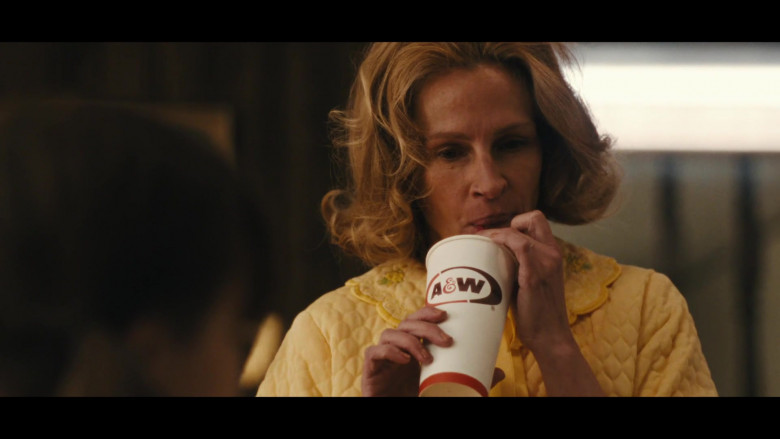 A&W Restaurant Drink Enjoyed by Julia Roberts as Martha Mitchell in Gaslit S01E06 Tuffy (2)