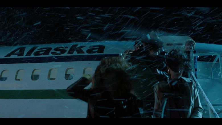 Alaska Airlines in Stranger Things S04E03 Chapter Three The Monster and the Superhero (2)