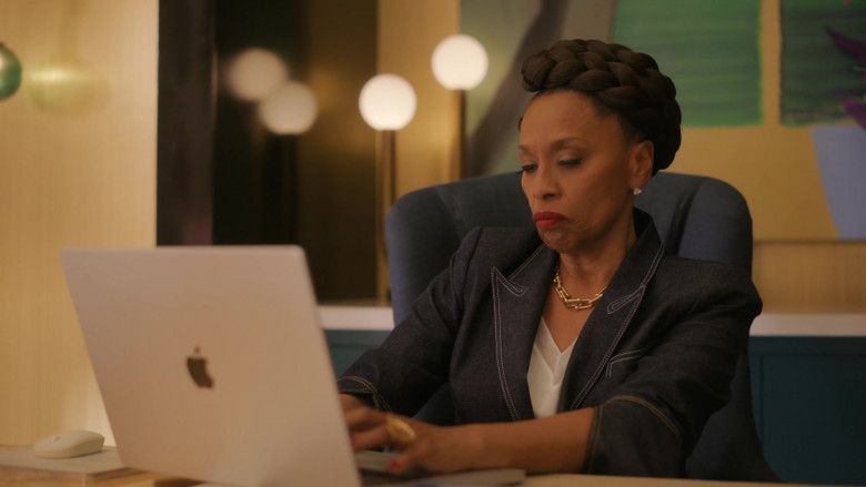 Apple MacBook Laptop Used by Jenifer Lewis as Patricia in I Love That for You S01E05 Daddy's Lil' Cookies (2022)