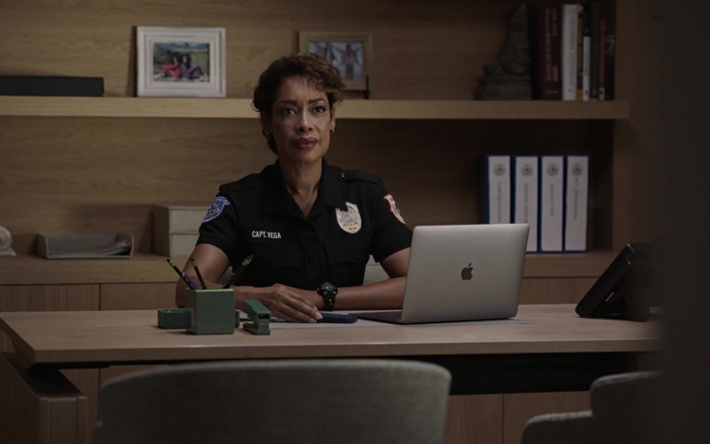 Apple MacBook Laptop of Gina Torres as Tommy Vega in 9-1-1 Lone Star S03E18 A Bright and Cloudless Morning (2022)
