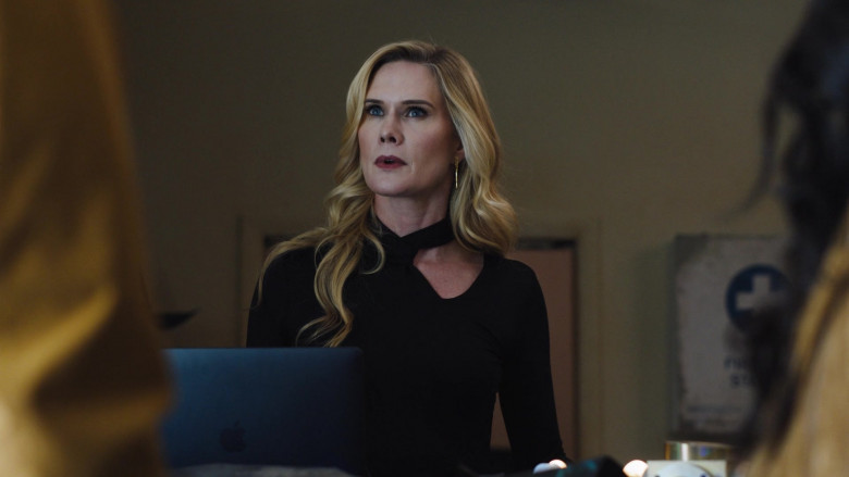 Apple MacBook Laptop of Stephanie March as Akira in Naomi S01E12 Ready or Not (2022)