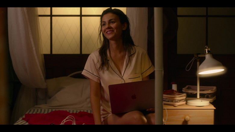 Apple MacBook Laptop of Victoria Justice in A Perfect Pairing 2022 Movie (2)