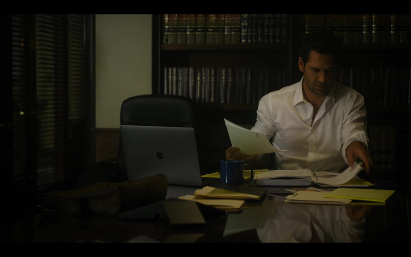 Apple MacBook Pro Laptop Used by Manuel Garcia-Rulfo as Mickey Haller in The Lincoln Lawyer S01E03 Momentum (2022)