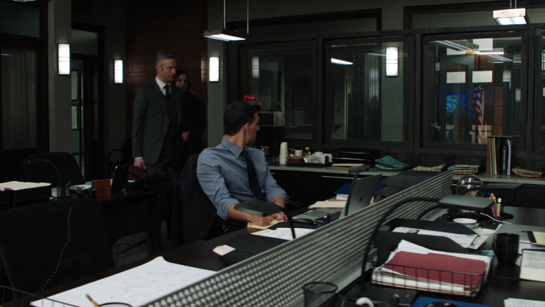 Apple MacBook Pro Laptop in Law & Order Special Victims Unit S23E20 Did You Believe in Miracles (2)