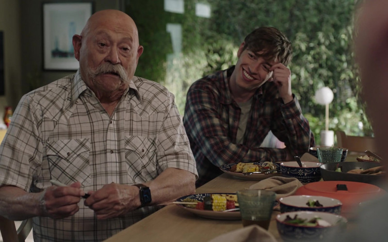 Apple Watch of Barry Corbin as Stuart Ryder in 9-1-1 Lone Star S03E16 Shift-Less (2022)