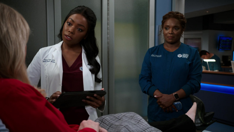 Apple Watches in Chicago Med S07E21 Lying Doesn't Protect You from the Truth (1)