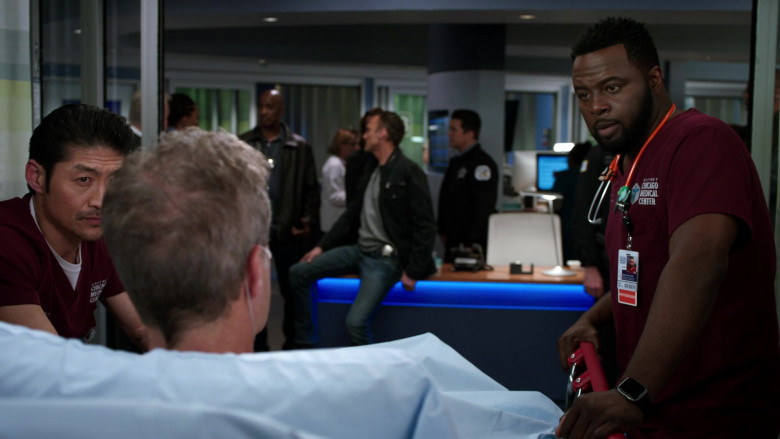 Apple Watches in Chicago Med S07E21 Lying Doesn't Protect You from the Truth (3)