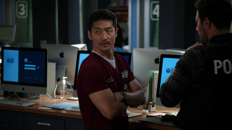 Apple iMac Computers in Chicago Med S07E21 Lying Doesn't Protect You from the Truth (8)