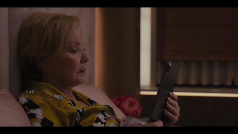 Apple iPad Tablet Used by Jean Smart as Deborah Vance in Hacks S02E05 Retired (2)