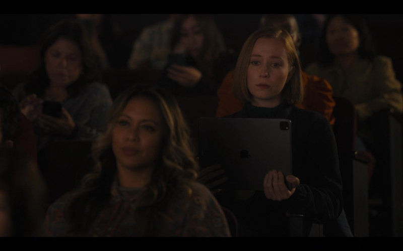 Apple iPad Tablet of Hannah Einbinder as Ava in Hacks S02E02 Quid Pro Quo (2022)