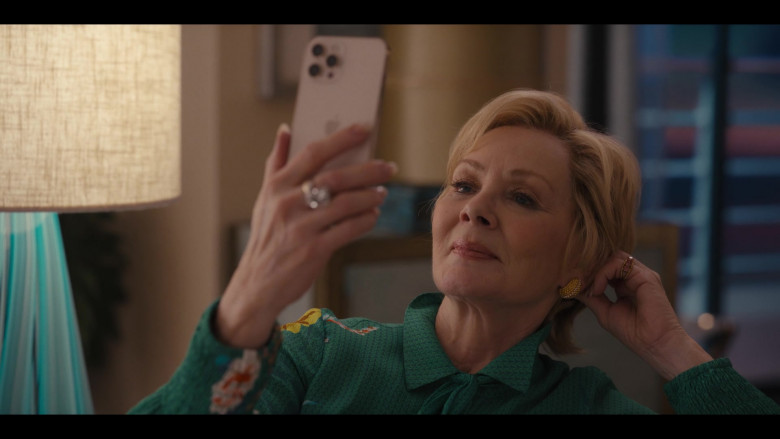 Apple iPhone Smartphone Used by Jean Smart as Deborah Vance in Hacks S02E04 The Captain's Wife (2022)