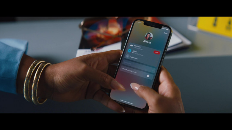 Apple iPhone Smartphone of Da'Vine Joy Randolph as Beth Hatten in The Lost City (2022)