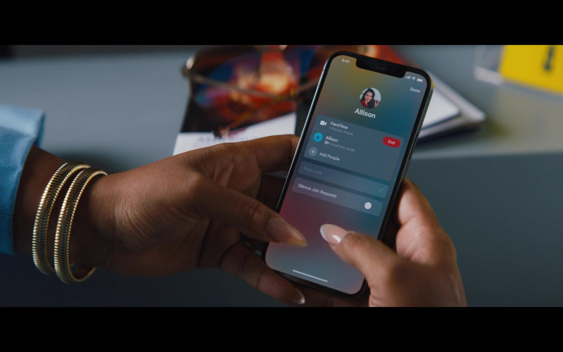 Apple iPhone Smartphone of Da’Vine Joy Randolph as Beth Hatten in The Lost City (2022)