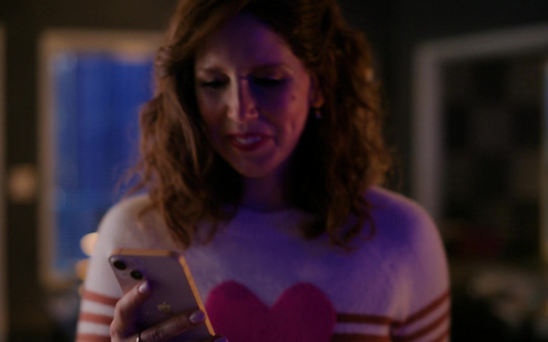 Apple iPhone Smartphone of Vanessa Bayer as Joanna Gold in I Love That for You S01E03 #JoannaStrong (2022)