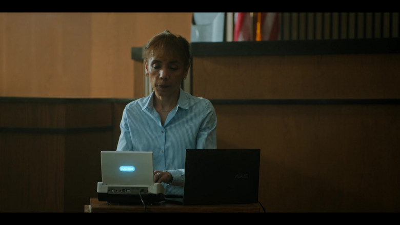 Asus Laptop Computer in The Lincoln Lawyer S01E07 Lemming Number Seven (2)