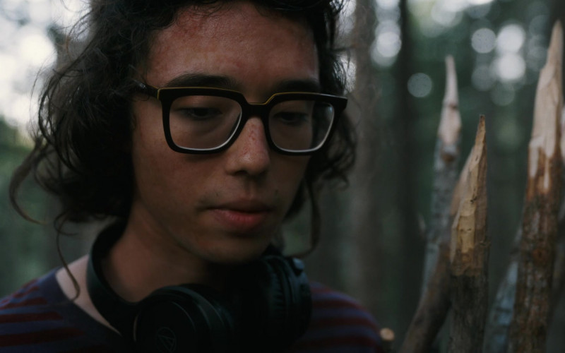 Audio-Technica Headphones of Aidan Laprete as Henry Tanaka in The Wilds S02E04 "Day 42-15" (2022)