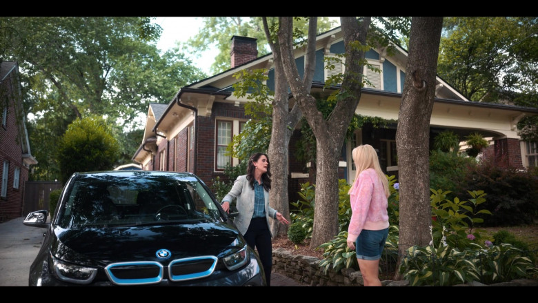 BMW i3 Car of Mary Holland as Martha in Senior Year Movie (2)