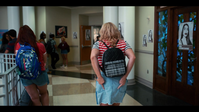 Badgley Mischka Backpack of Rebel Wilson as Stephanie Conway in Senior Year (2022)
