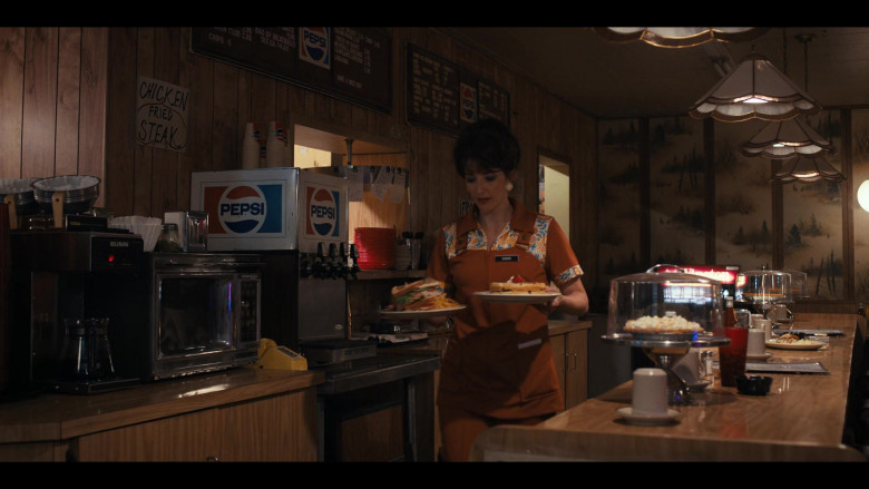 Bunn Coffee Maker and Pepsi Soda in Stranger Things S04E03 Chapter Three The Monster and the Superhero (2022)