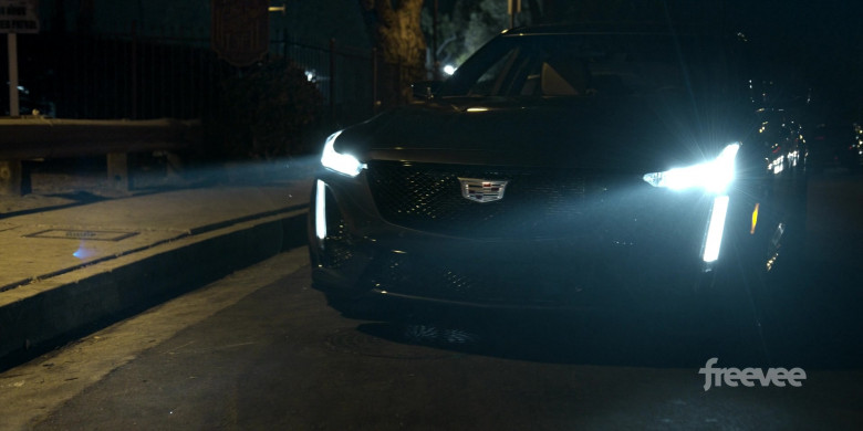 Cadillac Car in Bosch Legacy S01E06 Chain of Authenticity (2022)