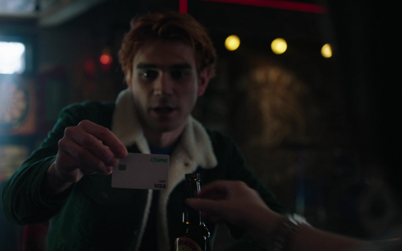 Chime Visa Debit Card in Riverdale S06E15 "Chapter One Hundred and Ten: Things That Go Bump in the Night" (2022)