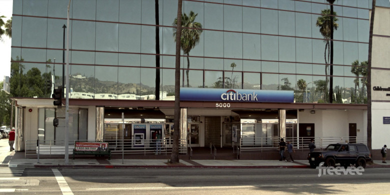 Citibank in Bosch Legacy S01E06 Chain of Authenticity (2022)