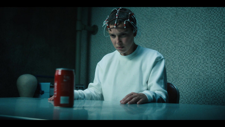 Coca-Cola Classic Soda Can Used by Millie Bobby Brown as Eleven in Stranger Things S04E07 Chapter Seven The Massacre at Hawkins Lab (1)
