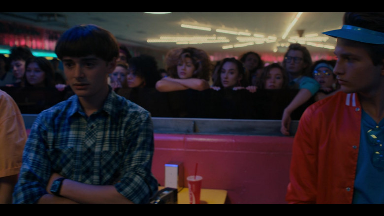 Coca-Cola Drinks in Stranger Things S04E03 Chapter Three The Monster and the Superhero (1)