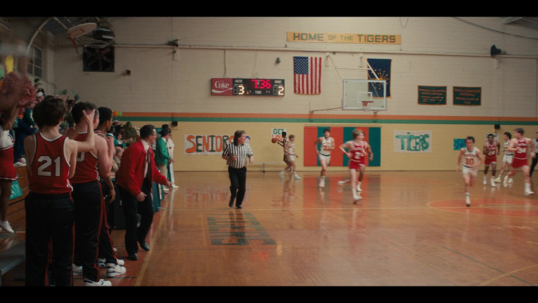 Coca-Cola Sign (Scoreboard) in Stranger Things S04E01 Chapter One The Hellfire Club (3)
