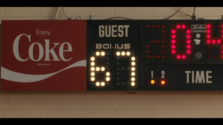 Coca-Cola Sign (Scoreboard) in Stranger Things S04E01 Chapter One The Hellfire Club (7)