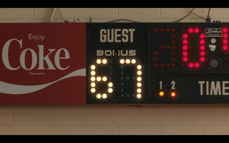 Coca-Cola Sign (Scoreboard) in Stranger Things S04E01 Chapter One The Hellfire Club (7)