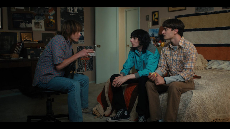 Converse High Top Shoes of Finn Wolfhard as Mike Wheeler in Stranger Things S04E04 Chapter Four Dear Billy (2022)