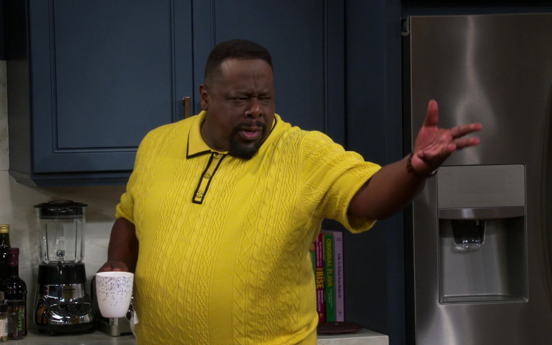 Cuisinart Blender - Food Processor of Cedric the Entertainer as Calvin Butler in The Neighborhood S04E20 Welcome to Mama Drama (2022)