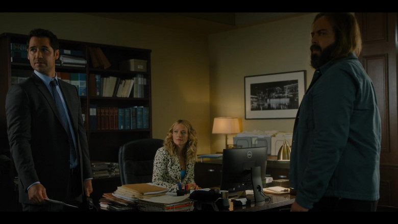 Dell All-In-One Computer Used by Becki Newton as Lorna in The Lincoln Lawyer S01E10 The Brass Verdict (1)