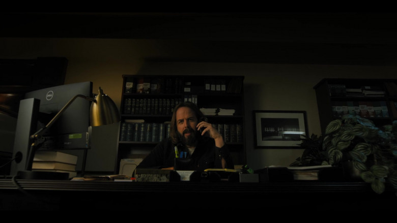 Dell All-In-One PC Used by Angus Sampson as Cisco in The Lincoln Lawyer S01E09 The Uncanny Valley (3)