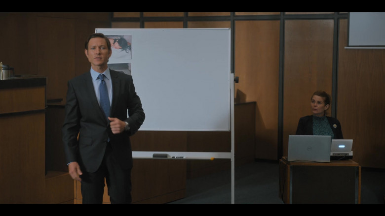 Dell Laptop Computer in The Lincoln Lawyer S01E09 The Uncanny Valley (2022)