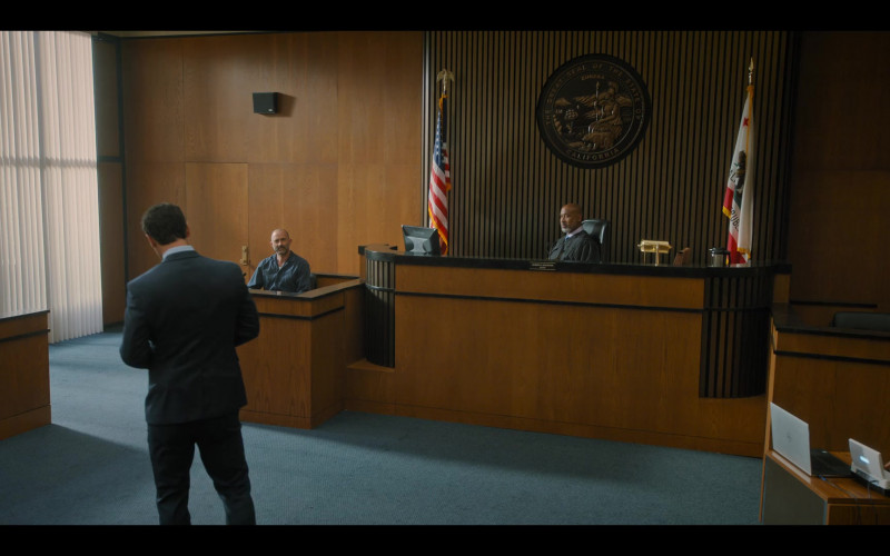 Dell Laptop in The Lincoln Lawyer S01E08 The Magic Bullet Redux (2022)