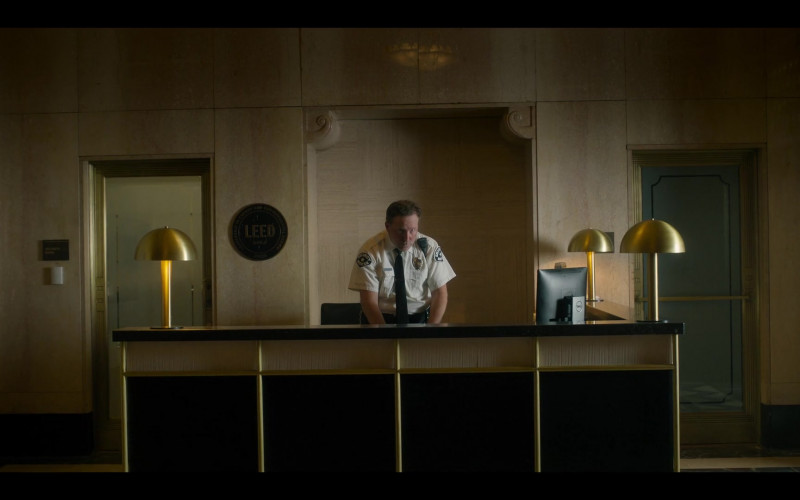 Dell Monitors in The Lincoln Lawyer S01E01 He Rides Again (2)